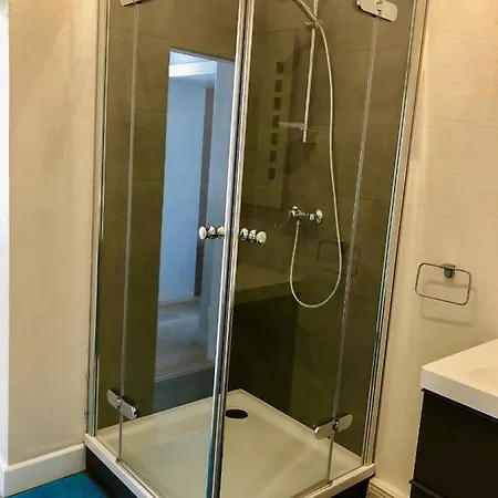 Urban Apartment, In The Nightlife Area! Apartman